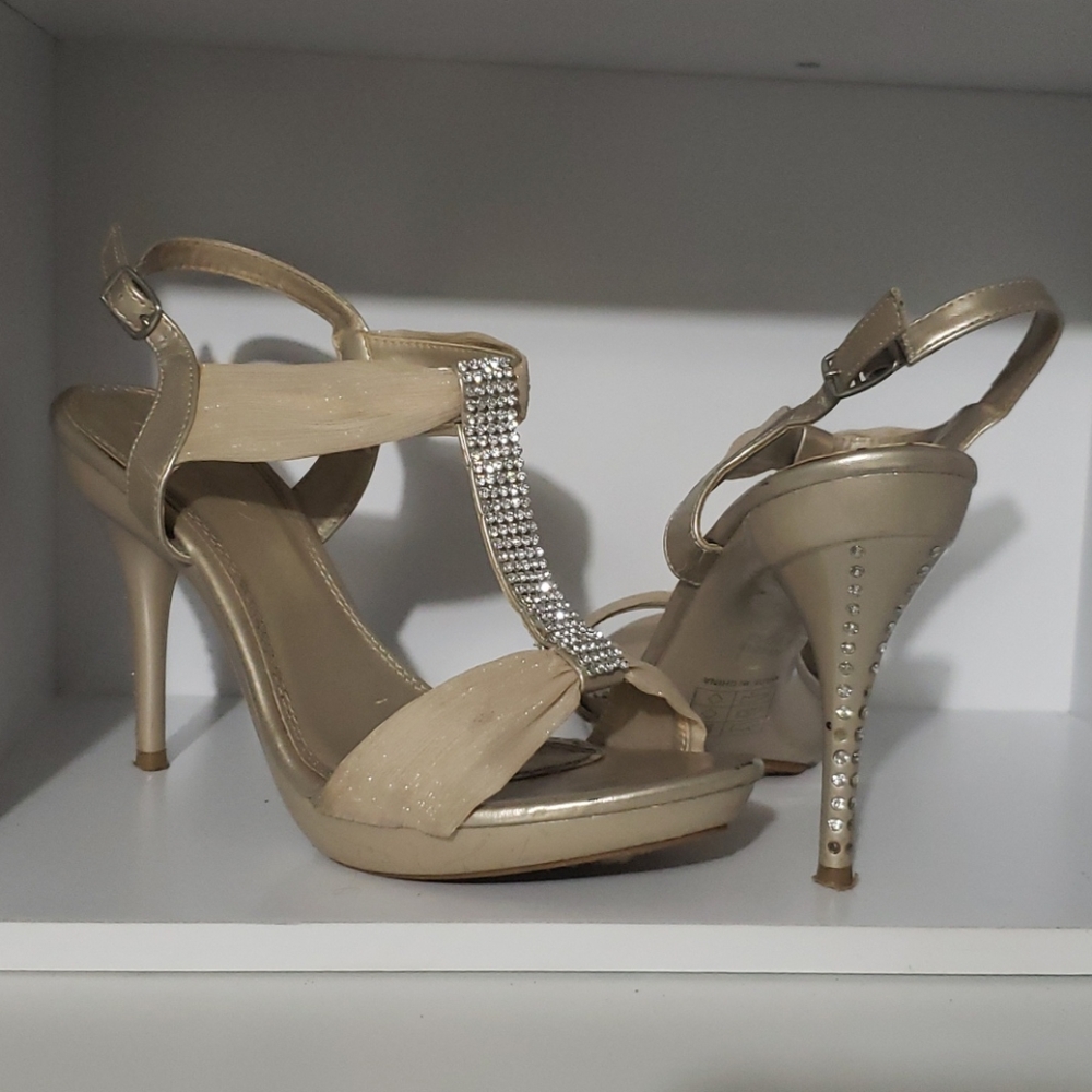 Beige heels